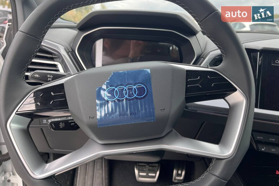 Audi Q4 e-tron - фото 15