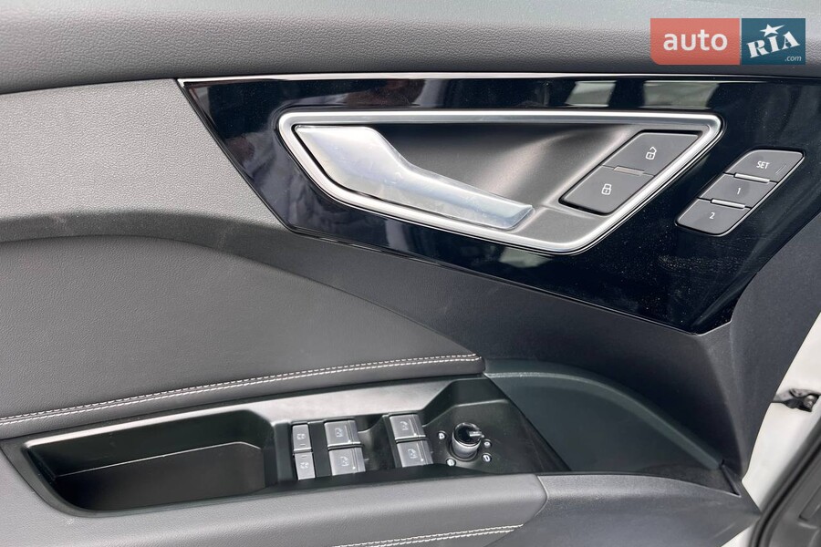 Audi Q4 e-tron - фото 13