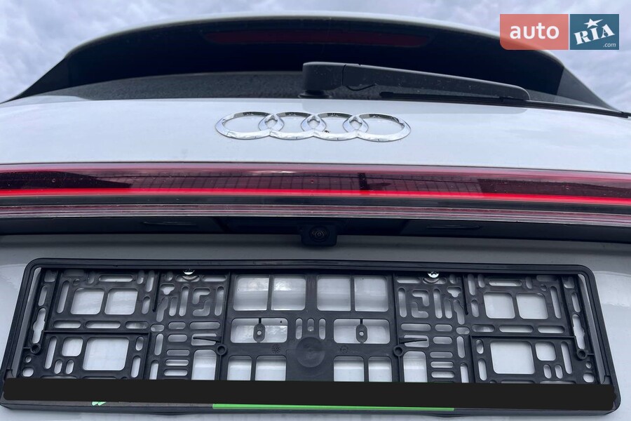 Audi Q4 e-tron - фото 23