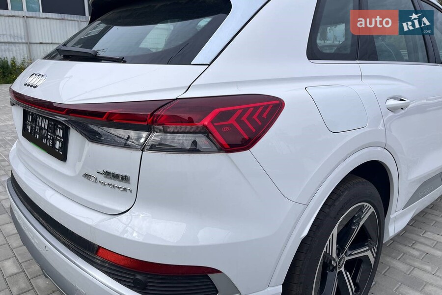 Audi Q4 e-tron - фото 9