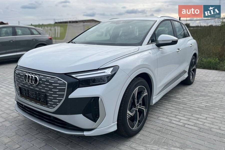 Audi Q4 e-tron - фото 1