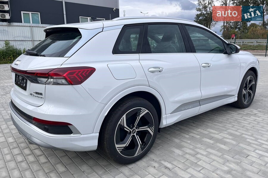 Audi Q4 e-tron - фото 10