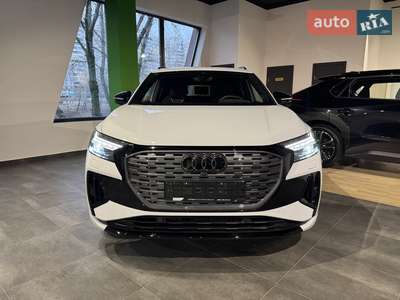 Audi Q4 e-tron 2025 Creative