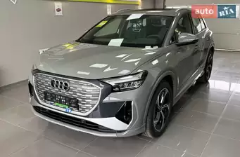 Audi Q4 e-tron Audi Q4 e-tron