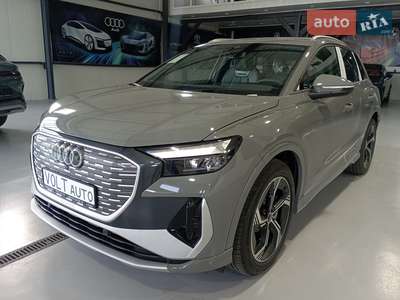 Audi Q4 e-tron 2025 Creative