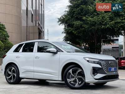Audi Q4 e-tron 2025 Creative