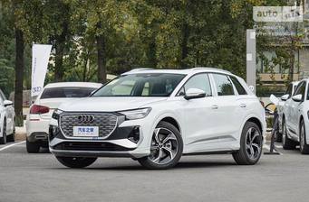 Audi Q4 e-tron 2025 Creative