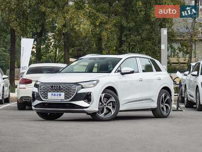 Audi Q4 e-tron 2025 Creative