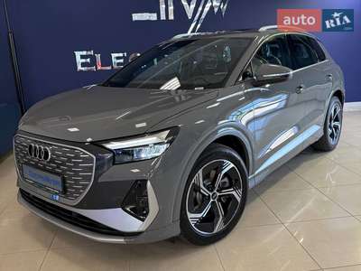Audi Q4 e-tron 2025 Creative