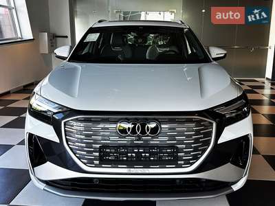 Audi Q4 e-tron 2025 Creative
