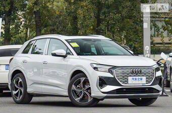 Audi Q4 e-tron 2025 Creative