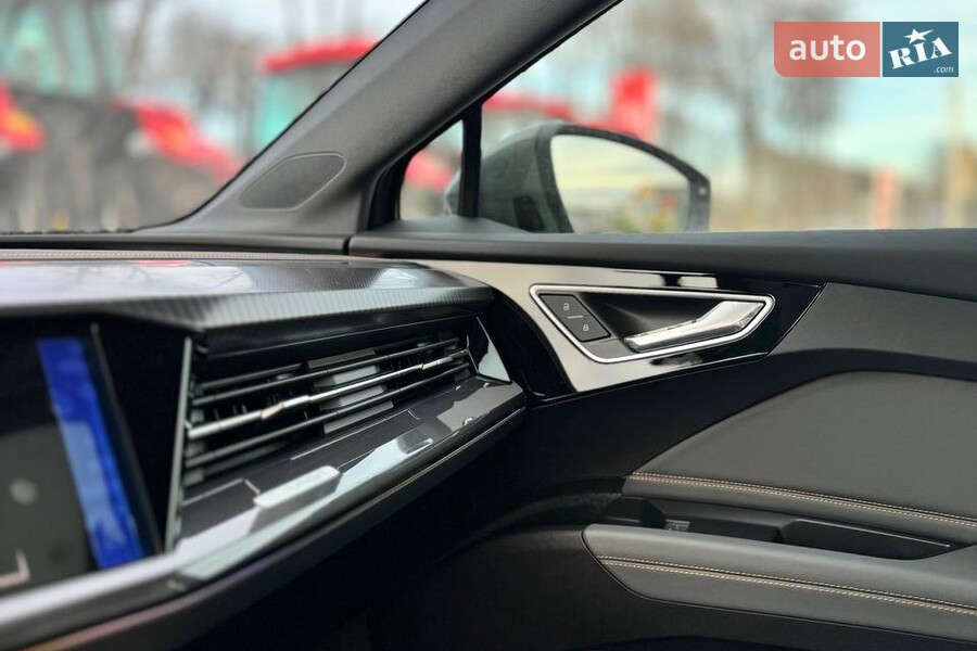 Audi Q4 e-tron - фото 21