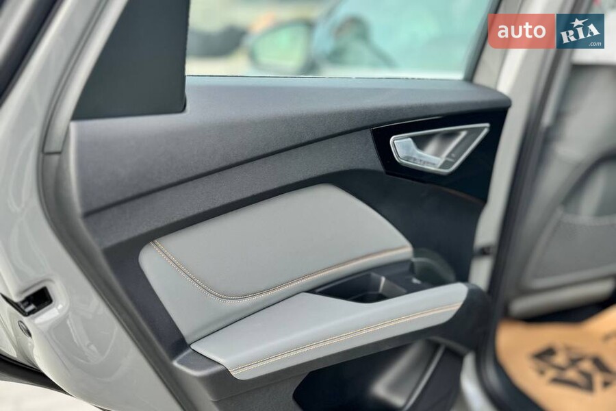 Audi Q4 e-tron - фото 27