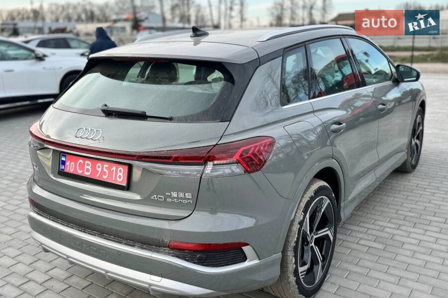 Audi Q4 e-tron - фото 8