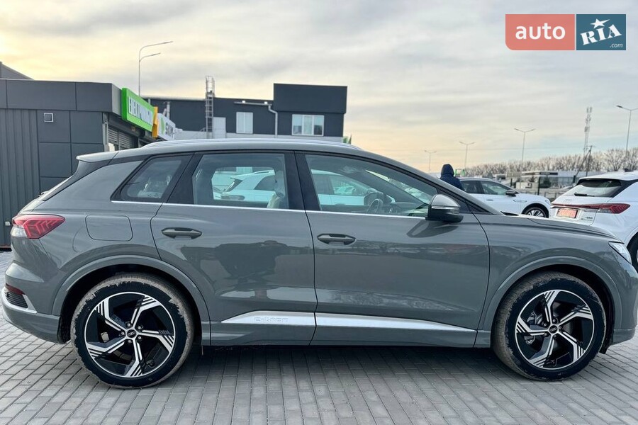 Audi Q4 e-tron - фото 11