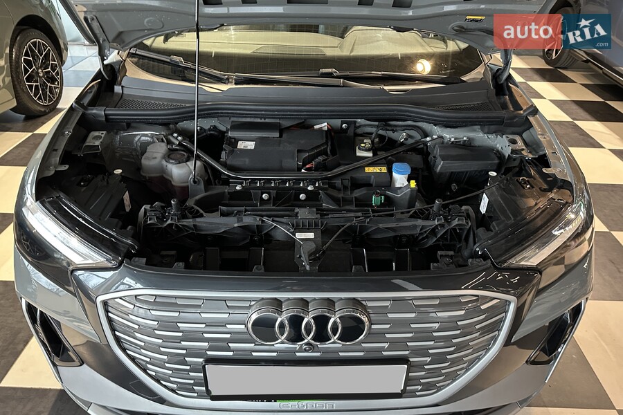 Audi Q4 e-tron - фото 22