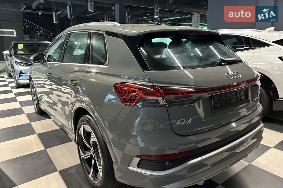 Audi Q4 e-tron - фото 8