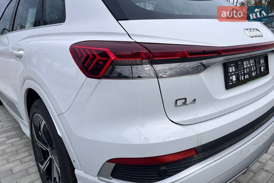 Audi Q4 e-tron - фото 8