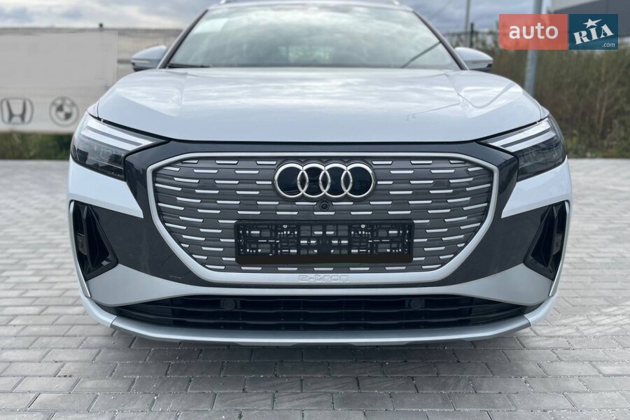Audi Q4 e-tron - фото 1