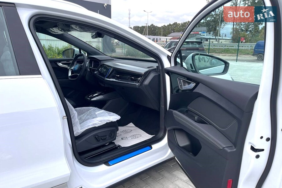 Audi Q4 e-tron - фото 17