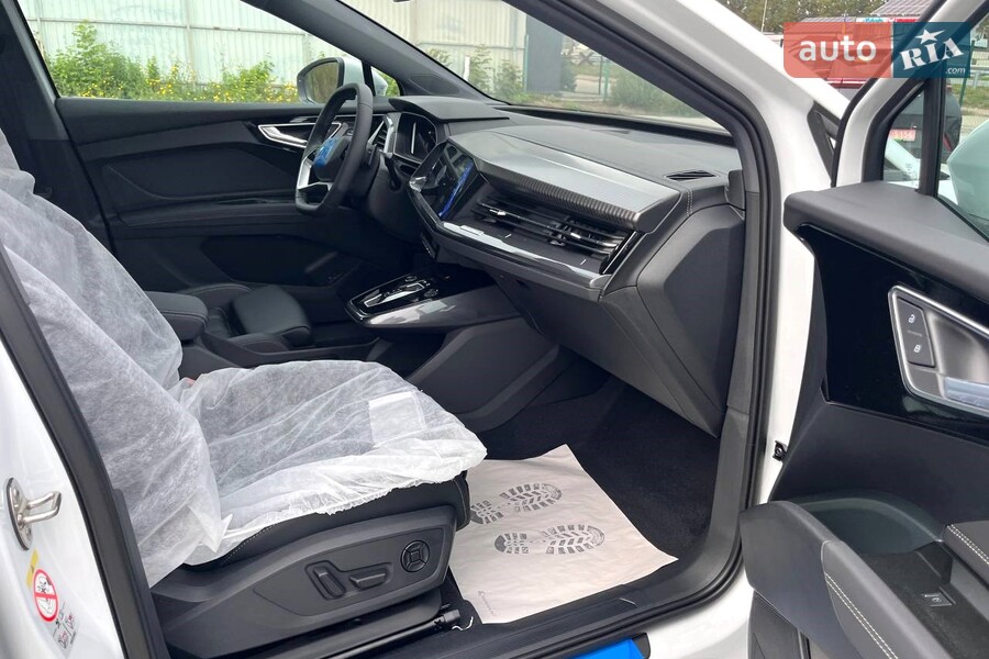 Audi Q4 e-tron - фото 18