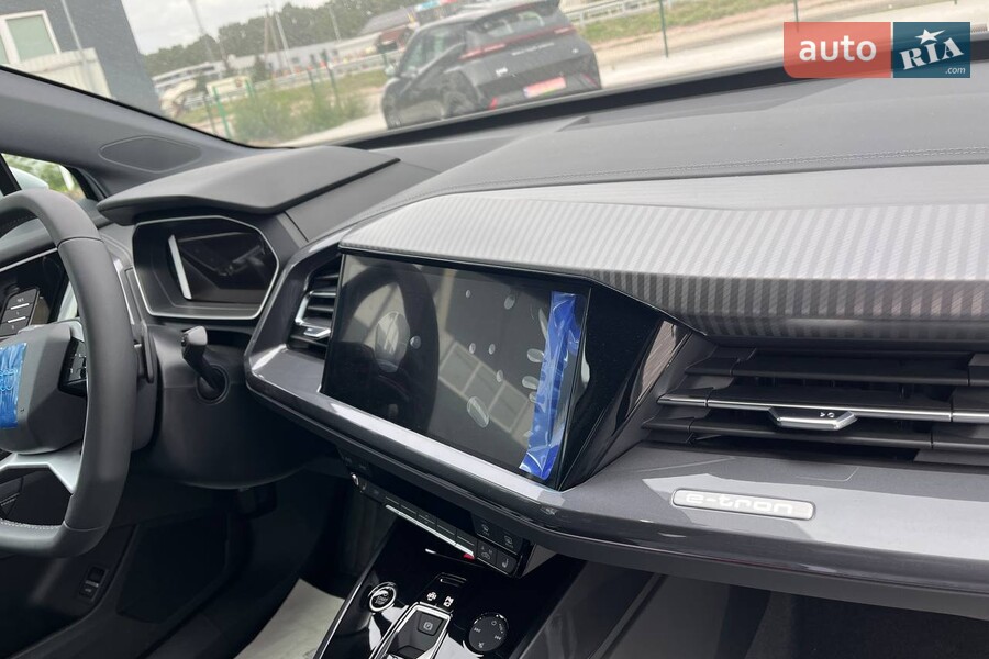 Audi Q4 e-tron - фото 22