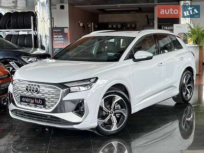 Audi Q4 e-tron 2024 Creative