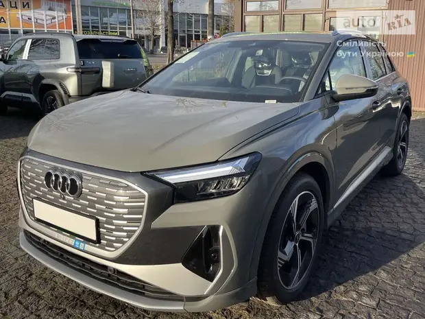 Audi Q4 e-tron Creative
