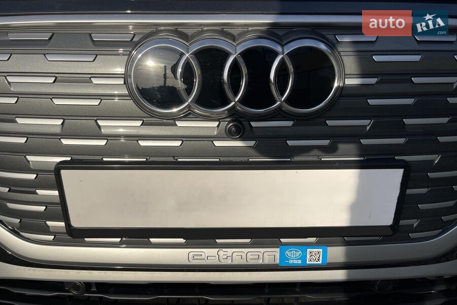 Audi Q4 e-tron - фото 14