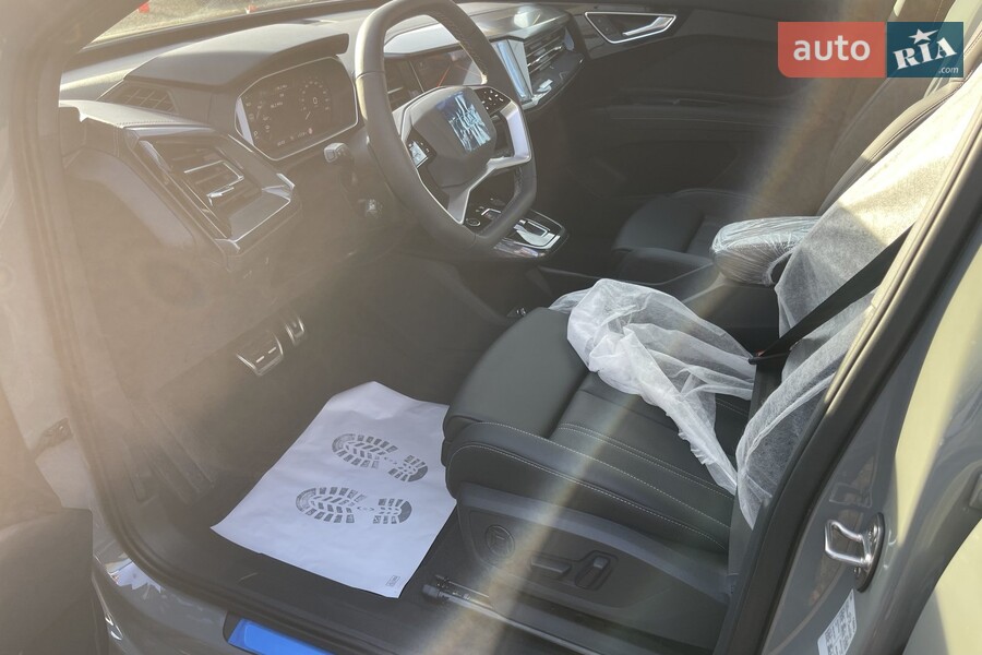 Audi Q4 e-tron - фото 23