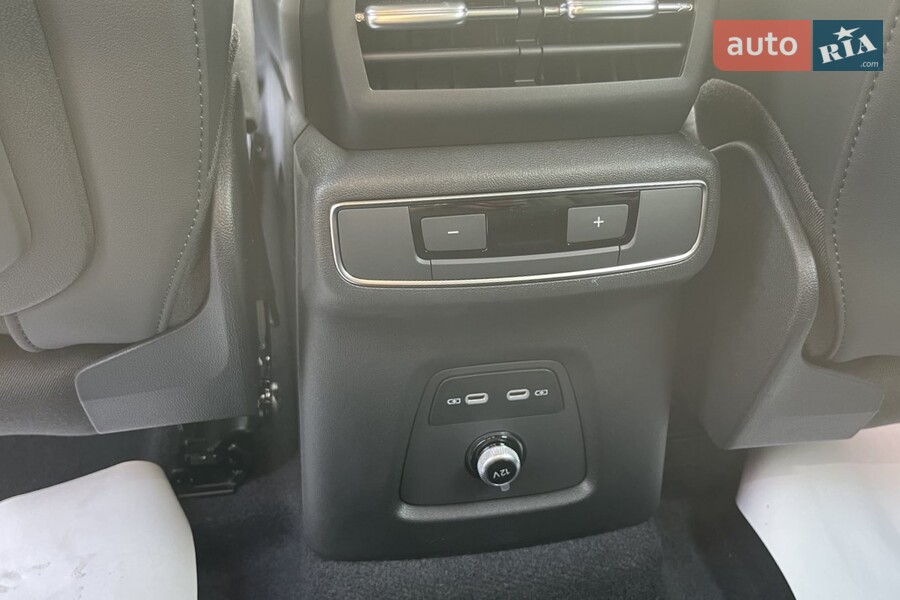 Audi Q4 e-tron - фото 26