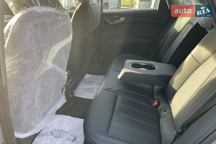 Audi Q4 e-tron - фото 27