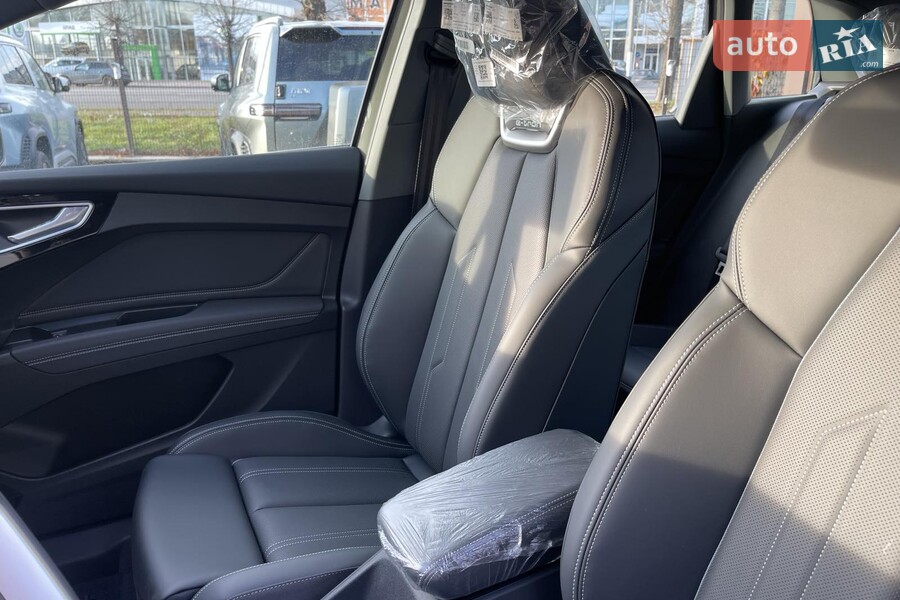 Audi Q4 e-tron - фото 30