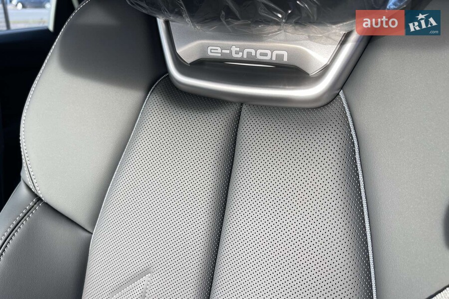 Audi Q4 e-tron - фото 29