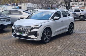Audi Q4 e-tron 2025 Creative