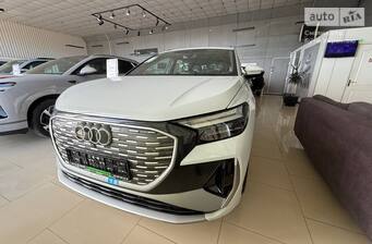 Audi Q4 e-tron 2025 Creative