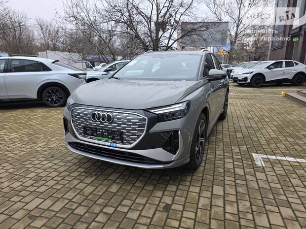 Audi Q4 e-tron 2025 Audi Q4 e-tron 2025