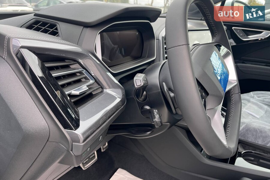 Audi Q4 e-tron - фото 17