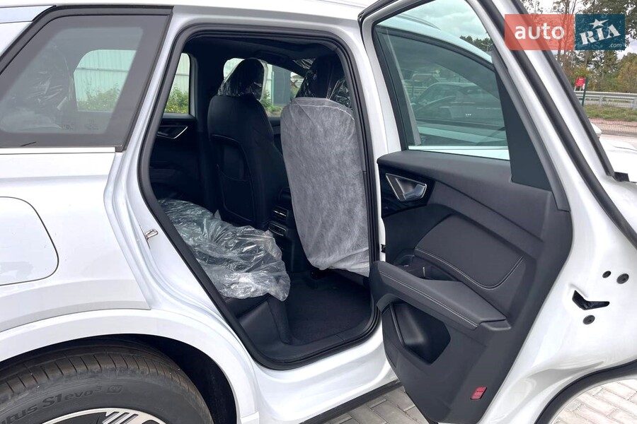 Audi Q4 e-tron - фото 16