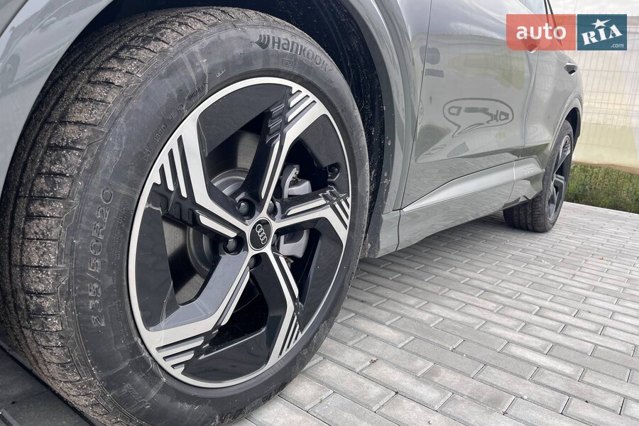 Audi Q4 e-tron - фото 12