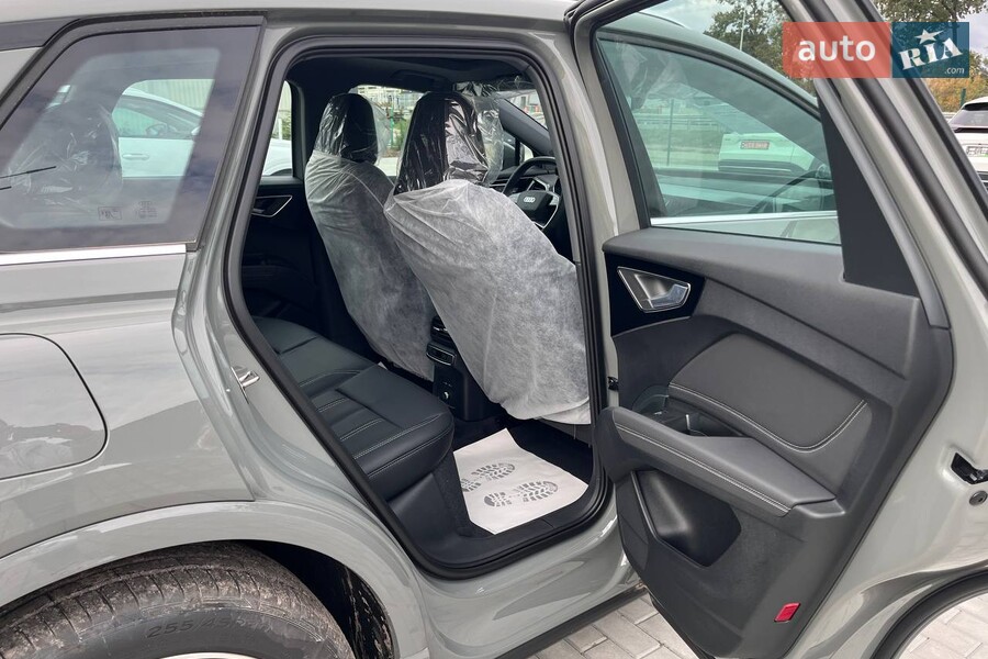 Audi Q4 e-tron - фото 17