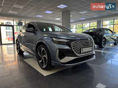 Audi Q4 e-tron 2024 Creative