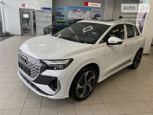 Кроссовер Audi Q4 e-tron 2024 в Киев