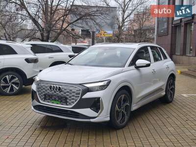 Audi Q4 e-tron 2025 Creative