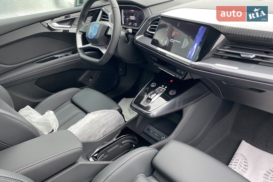 Audi Q4 e-tron - фото 17