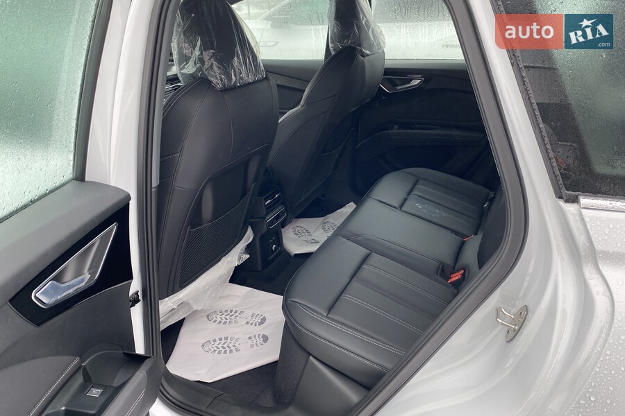 Audi Q4 e-tron - фото 21