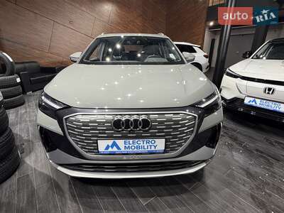Audi Q4 e-tron 2024 Creative