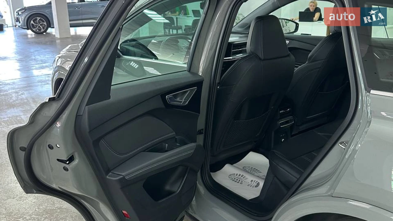 Audi-24