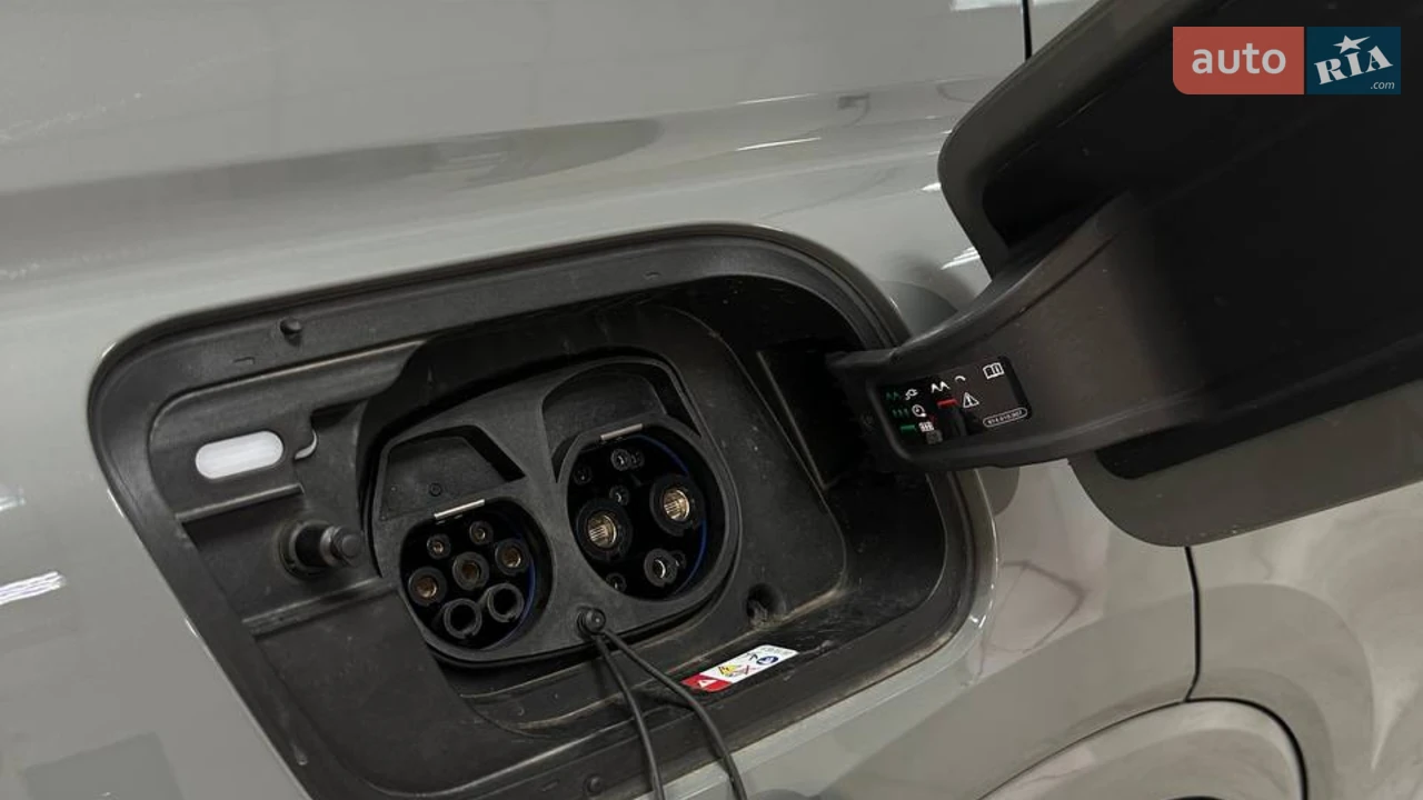 Audi-0