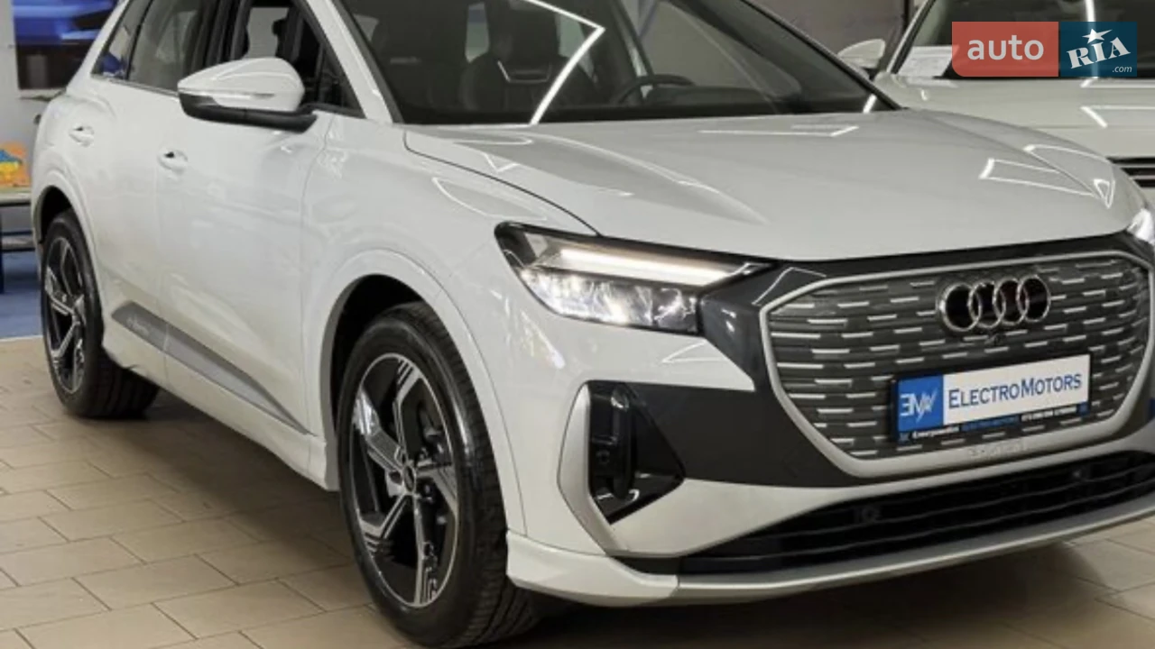 Audi Q4 e-tron Champion
